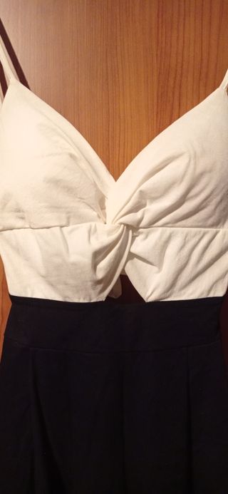 Mono corto blanco y negro