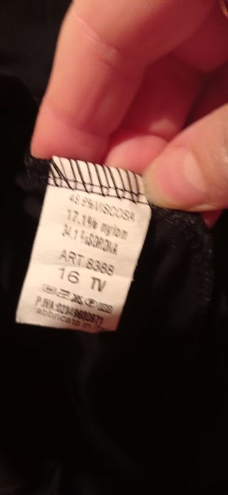 Mono corto blanco y negro