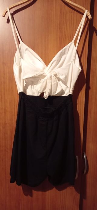 Mono corto blanco y negro