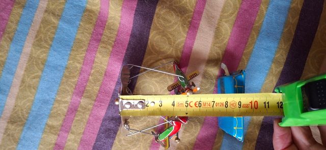 Juguete ojalálata antiguo