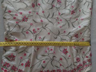 Vestido con flores bordadas