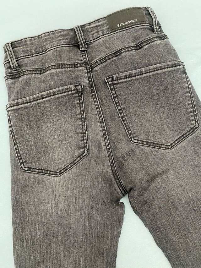 Jeans skinny Stradivarius grigio EUR 34 / IT 38