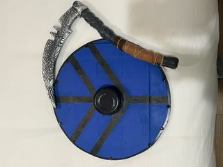 Conjunto Escudo  y hacha vikingos