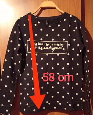 Camiseta Stradivarius negra con lunares