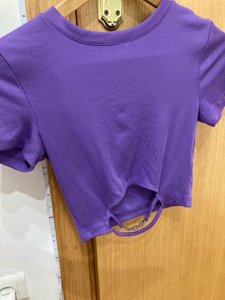 Top morado fuerte.