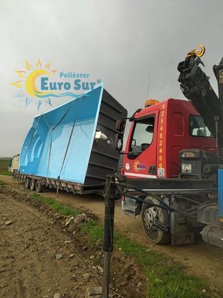 PISCINAS DE POLIESTER