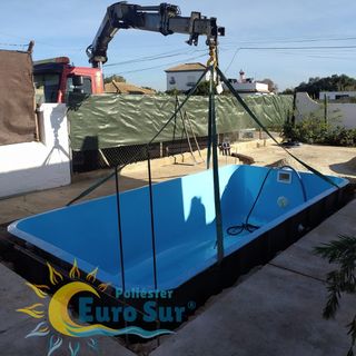 PISCINAS DE POLIESTER