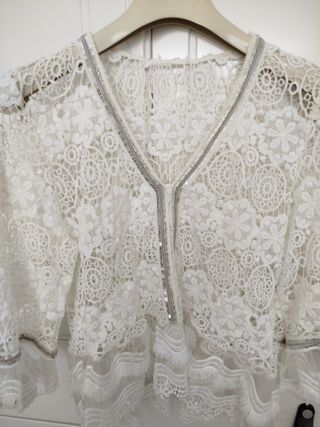 BLUSON BOHO, ENCAJE BLANCO, COMO NUEVO. M