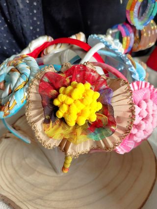 Diadema con madroños 