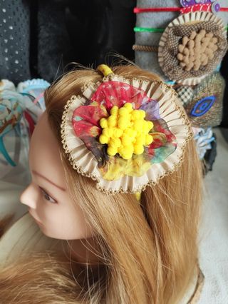 Diadema con madroños 