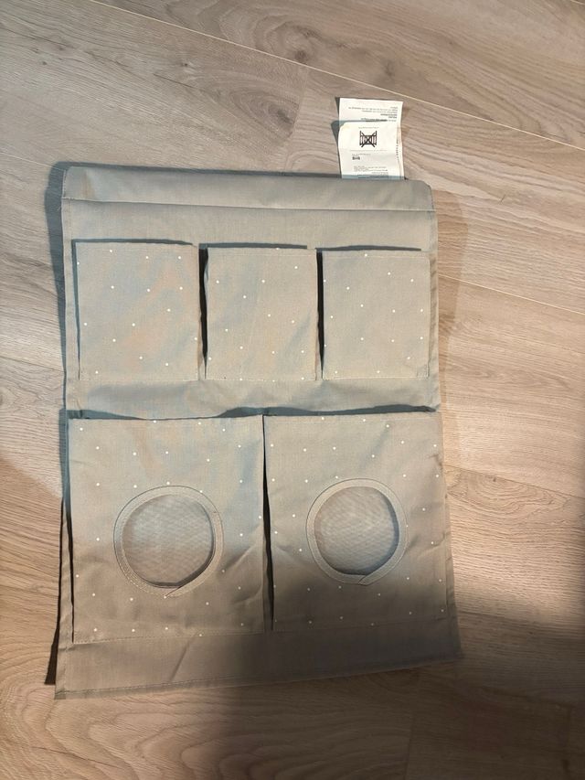 Almacenaje colgante lunares len IKEA