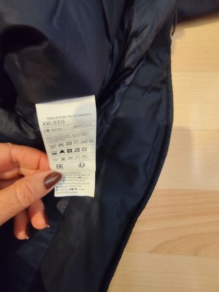 Cazadora acolchada. Negra. 2XL.