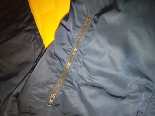 Cazadora acolchada. Negra. 2XL.