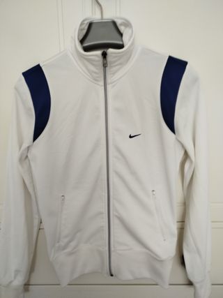 CHANDAL NIKE TALLA S, COMO NUEVO