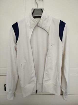 CHANDAL NIKE TALLA S, COMO NUEVO