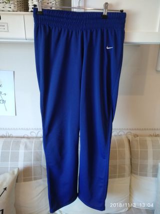 CHANDAL NIKE TALLA S, COMO NUEVO