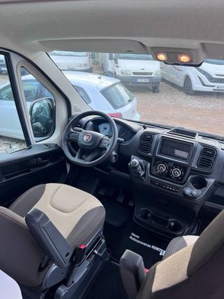 Alquiler autocaravana Camper 4 plazas