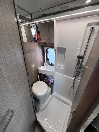 Alquiler autocaravana Camper 4 plazas