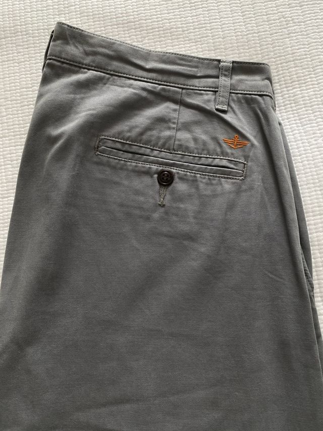 Pantalón chino Docker