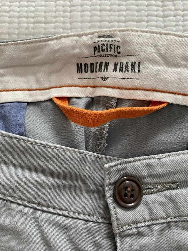 Pantalón chino Docker