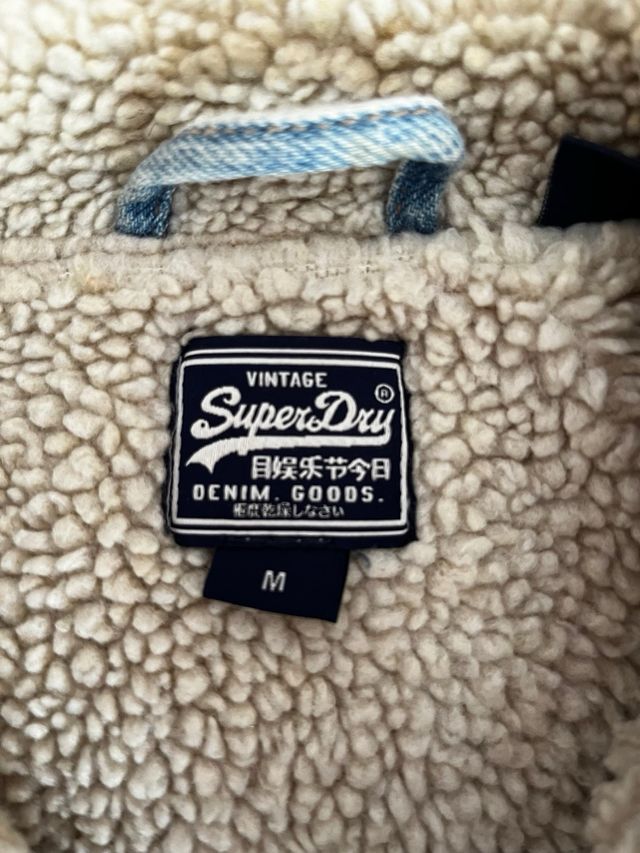 Cazadora vaquera con borreguito Superdry