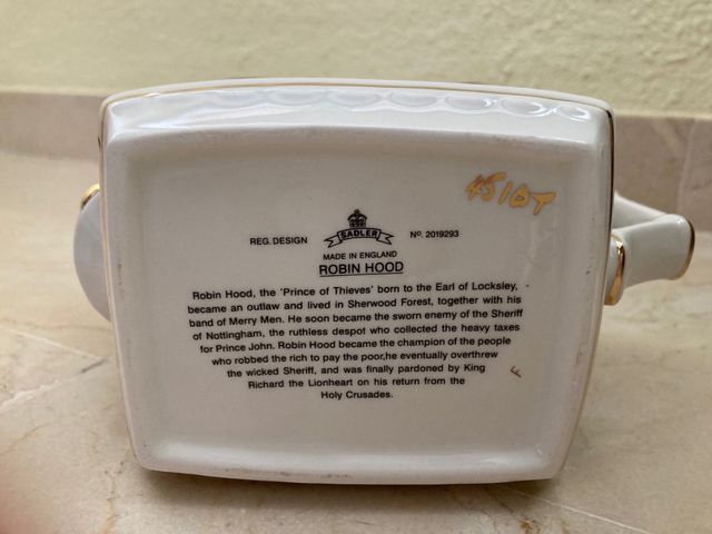 Tetera de porcelana. Sadler. Robin Hood.