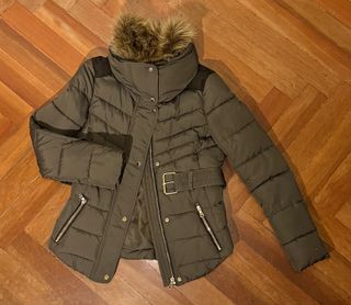 PLUMIFERO BERSHKA en verde (Talla XS/34)