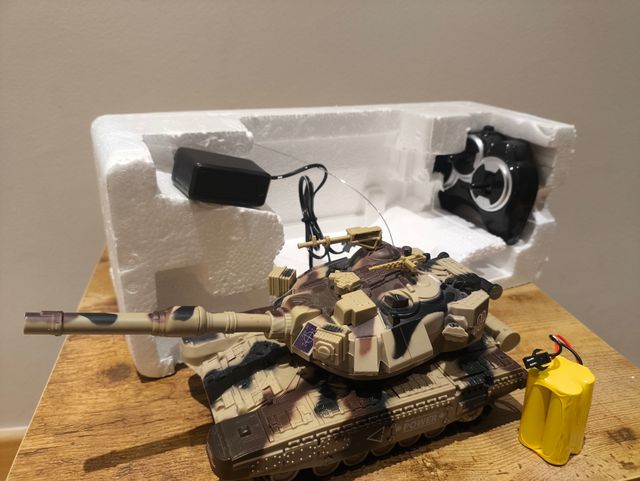 Tanque rc.dispara bla.