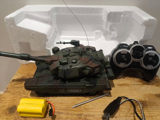 Tanque rc,dispara bolas.