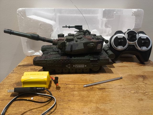 Tanque rc,dispara bolas.