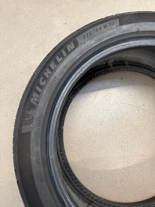 Neumatico Michelin  225/45 R17