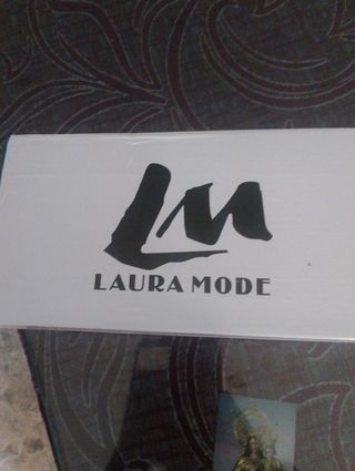 Sandalia color negra d tacón