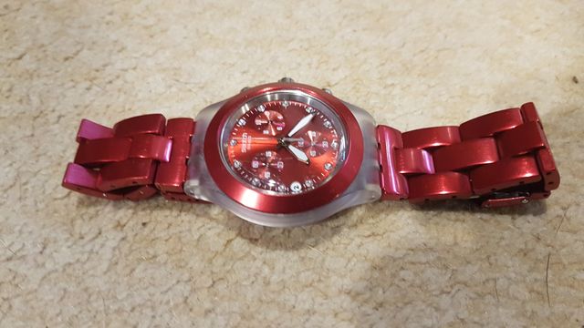 Reloj Swatch rojo