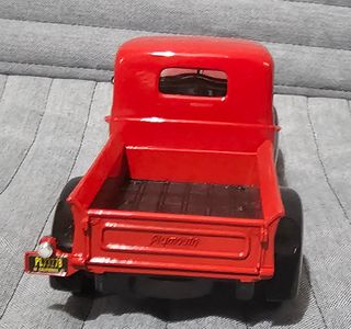 modellino Chrysler Plymouth Pick-up 1941 sc. 1:24