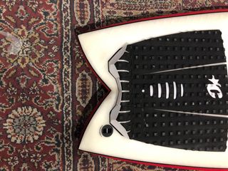 Tabla de surf JS Red Baron 5’6