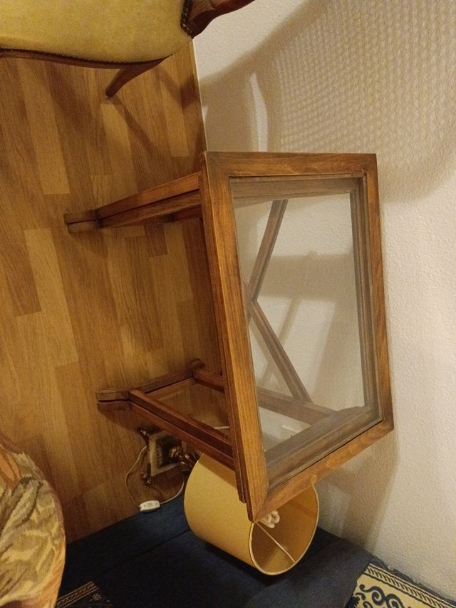 Dos mesas se estira y hay otra