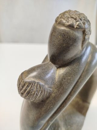 Escultura abstracta piedra, arte étnico africano.