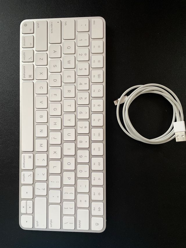 TECLADO APPLE MODELO A2450