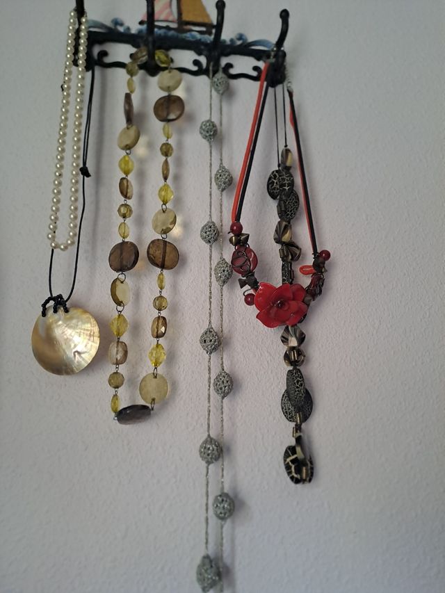 Collares