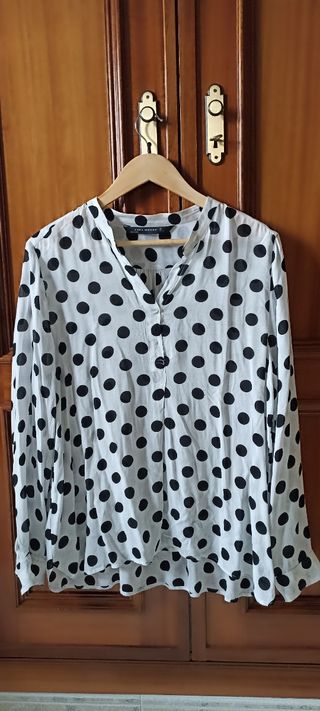 Camisa fluida lunares Zara