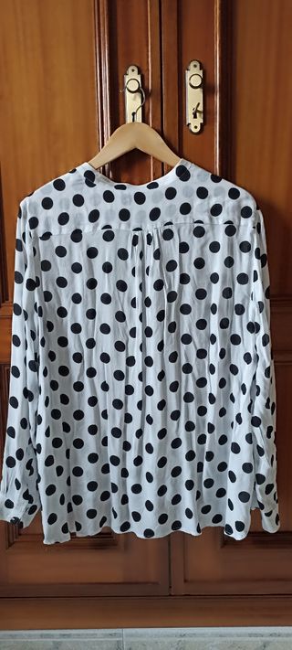Camisa fluida lunares Zara