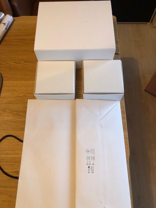 autentica cajas vacias y una bolsa de compra Loewe