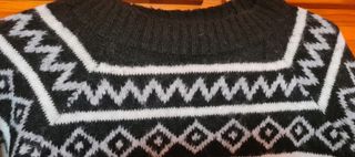 Jersey negro con grecas