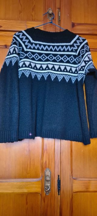 Jersey negro con grecas