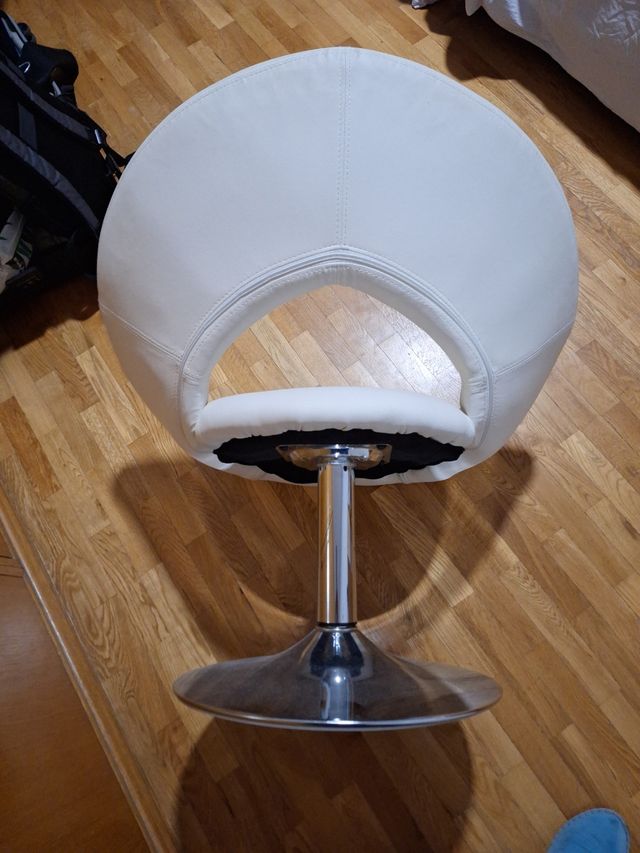 Silla giratoria blanca