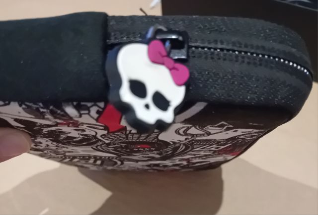 FUNDA MONSTER HIGH