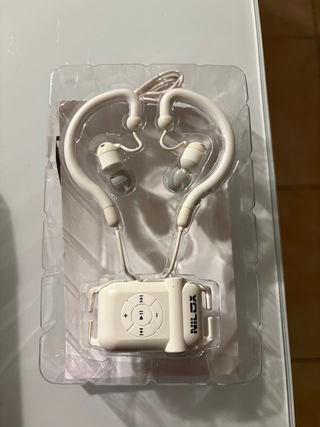 nilox Lettore mp3 waterproof da 2 gb