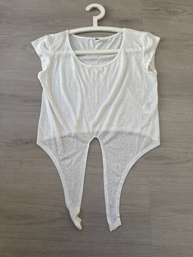 Top que se ata en la parte delantera de HM