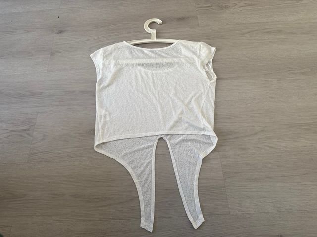 Top que se ata en la parte delantera de HM