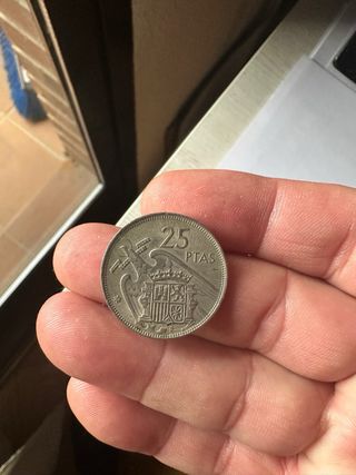 Se venden monedas y billetes